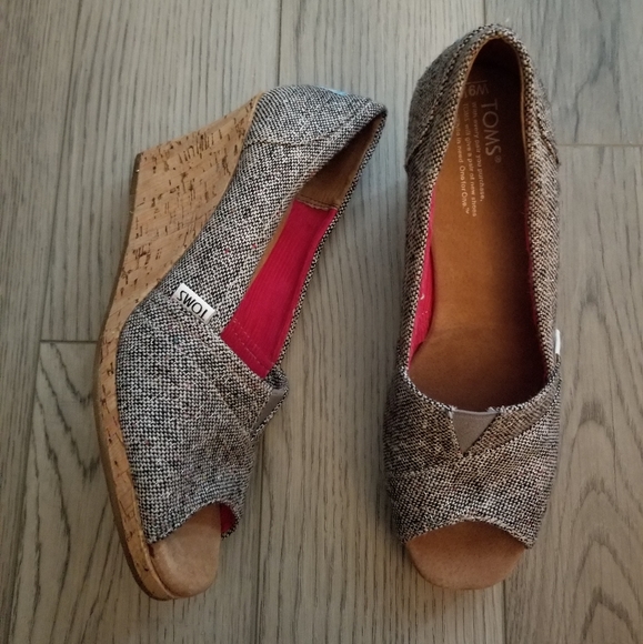 Tom's Open-Toe Wedge Shoe - Picture 2 of 3